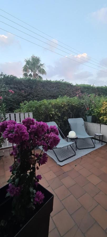 Le Tamaya Plage Charmant T2 En Rez De Jardin A 2 Pas D Une Belle Plage De Toutes Commodites Et Centre Ville Port Cavalaire-sur-Mer Exterior photo